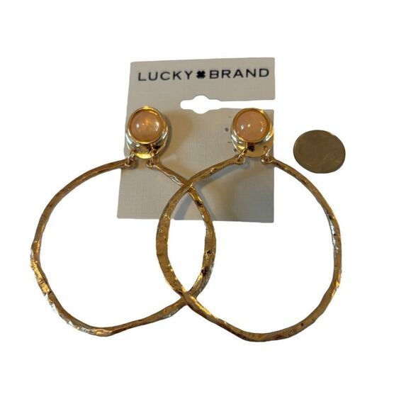 Gorgeous Stone Hammered Gold Toned Hoops. - Picture 6 of 6